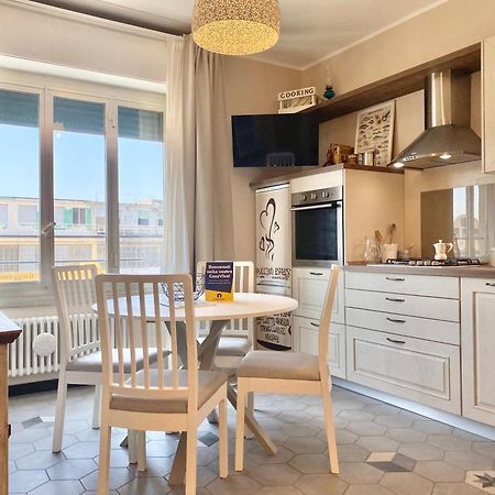 Casaviva - Le Vele Di Angela Apartment Genoa Luaran gambar